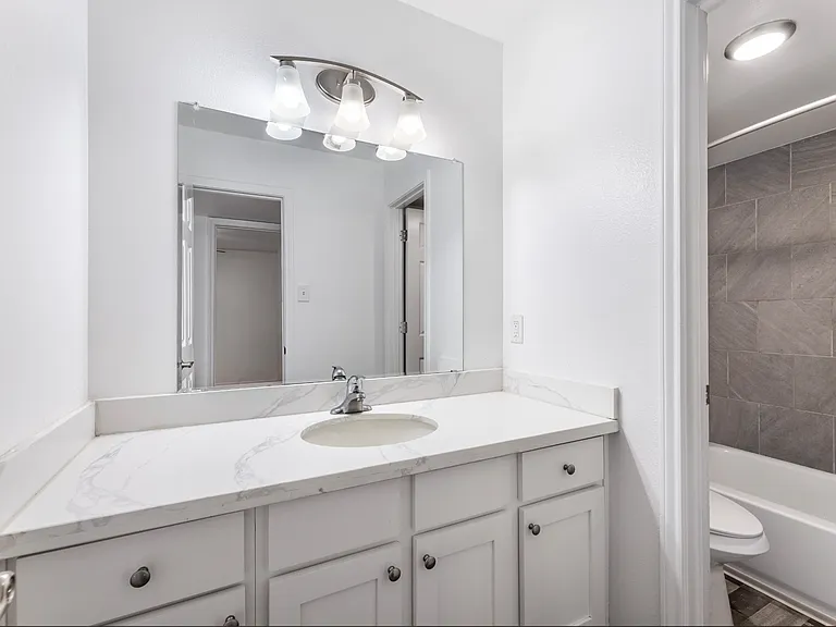 Villa del Sol Apartments — Photo 5