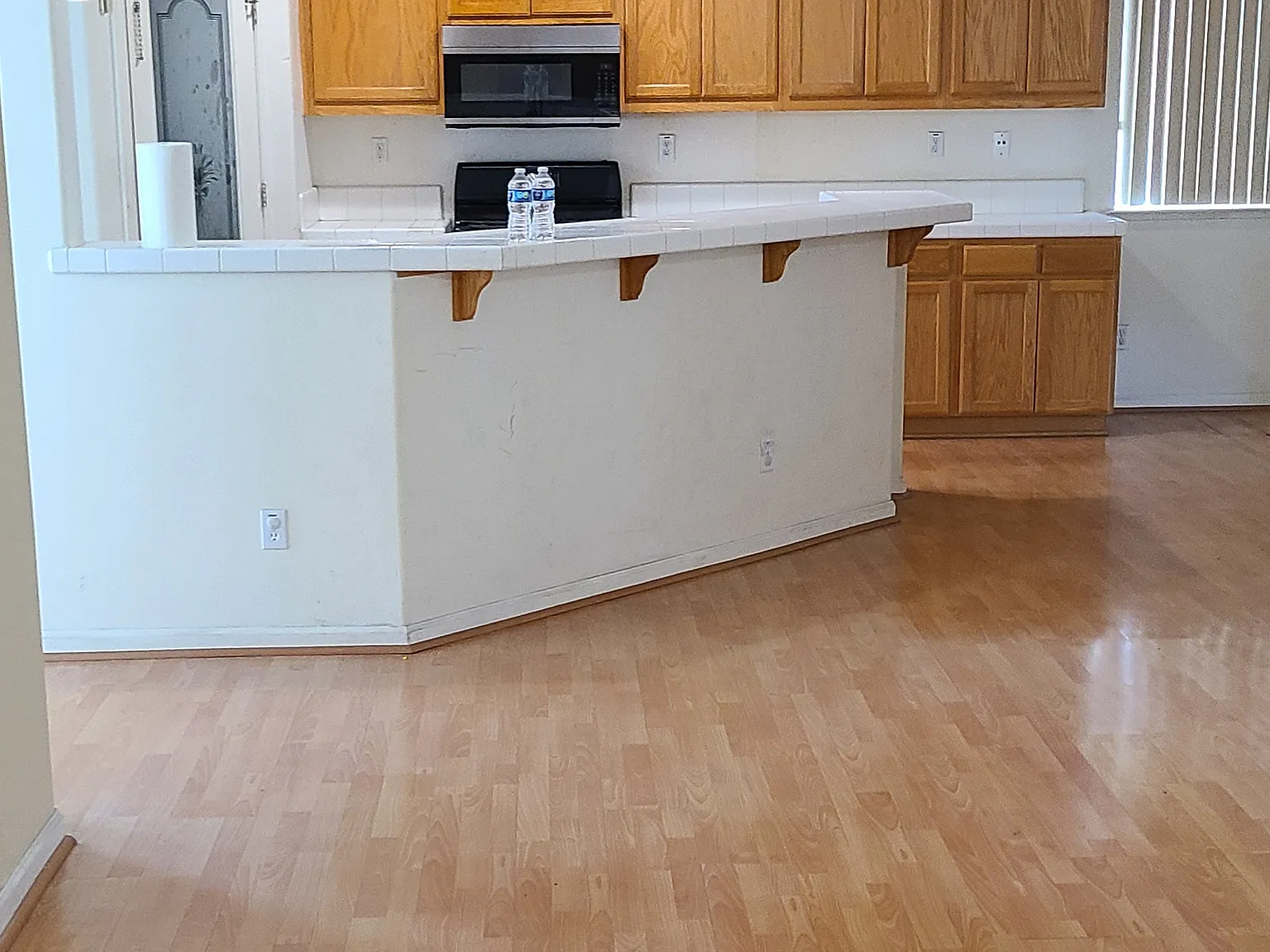 4 bed, 1807 sqft, $2,700 — Photo 3