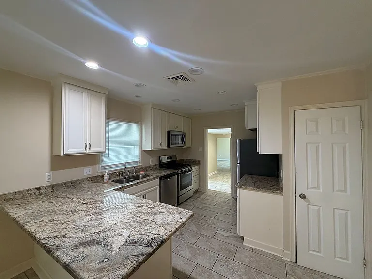 604 Melanie Ave — Photo 17