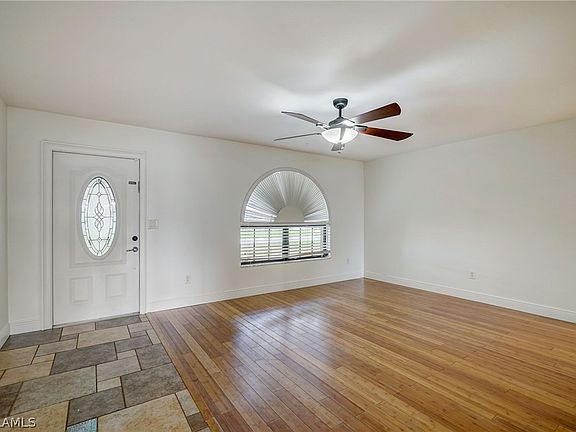 2nd image of 1029 SE 18th Pl