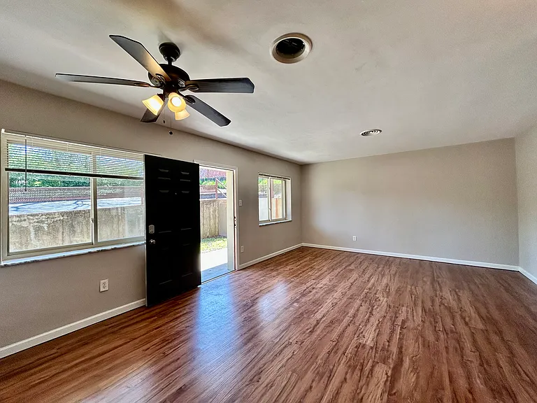 Glen Park Apartments — Photo 14