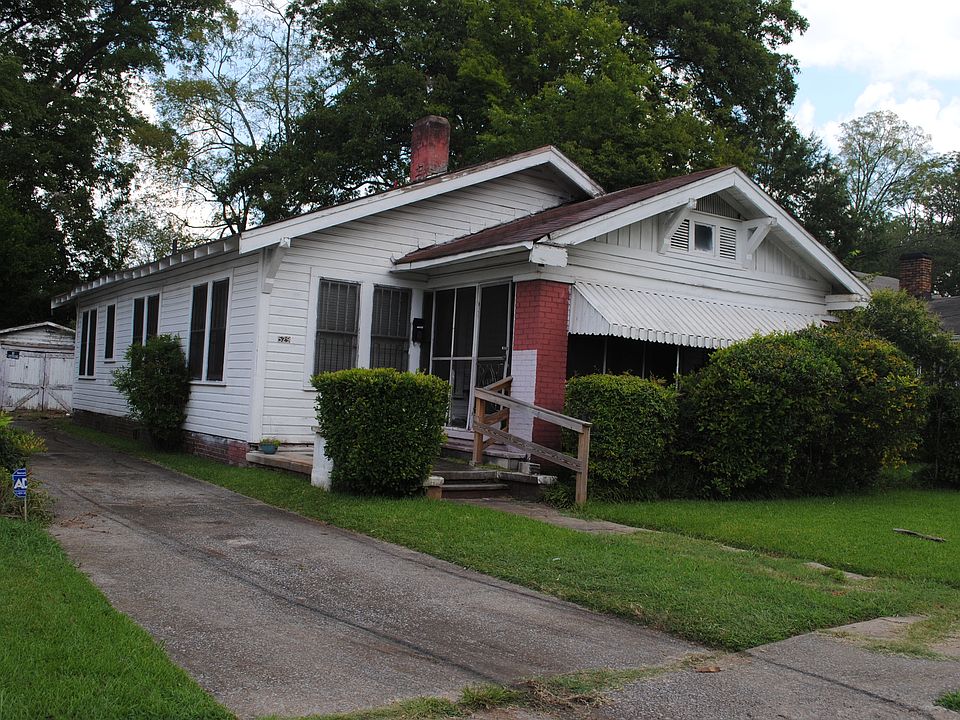 2nd image of 529 16th Pl SW
