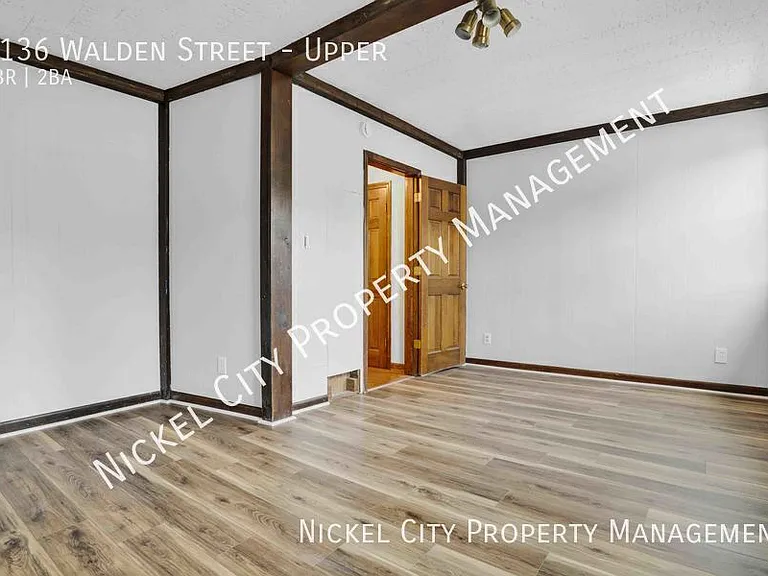 1136 Walden Ave #UPPER — Photo 9