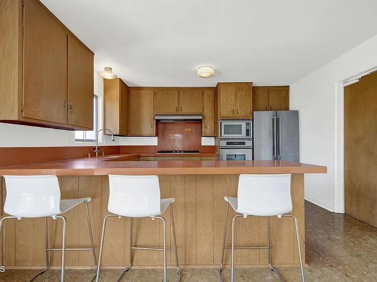 1827 Oak Tree Dr — Photo 4