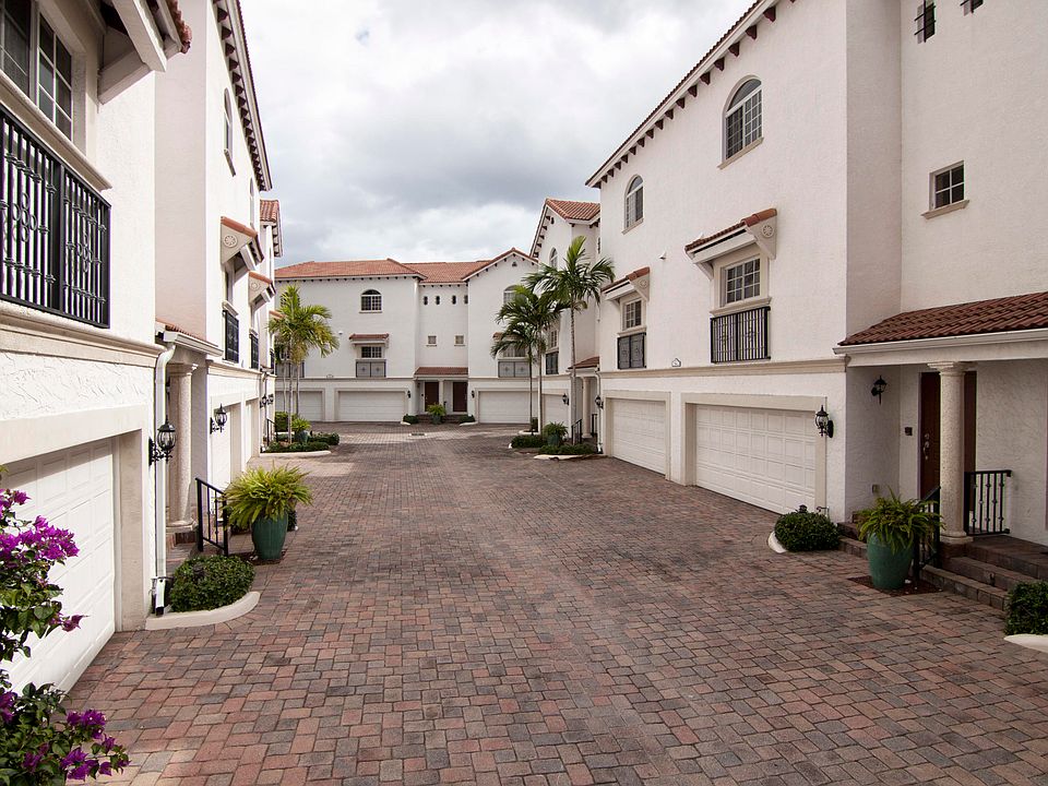 Home For Sale In Lands of the President EMBASSY PLACE