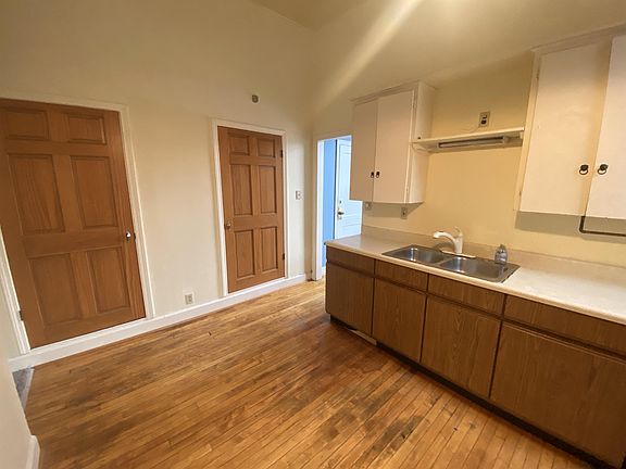 5th image of 117 Pearl St #1