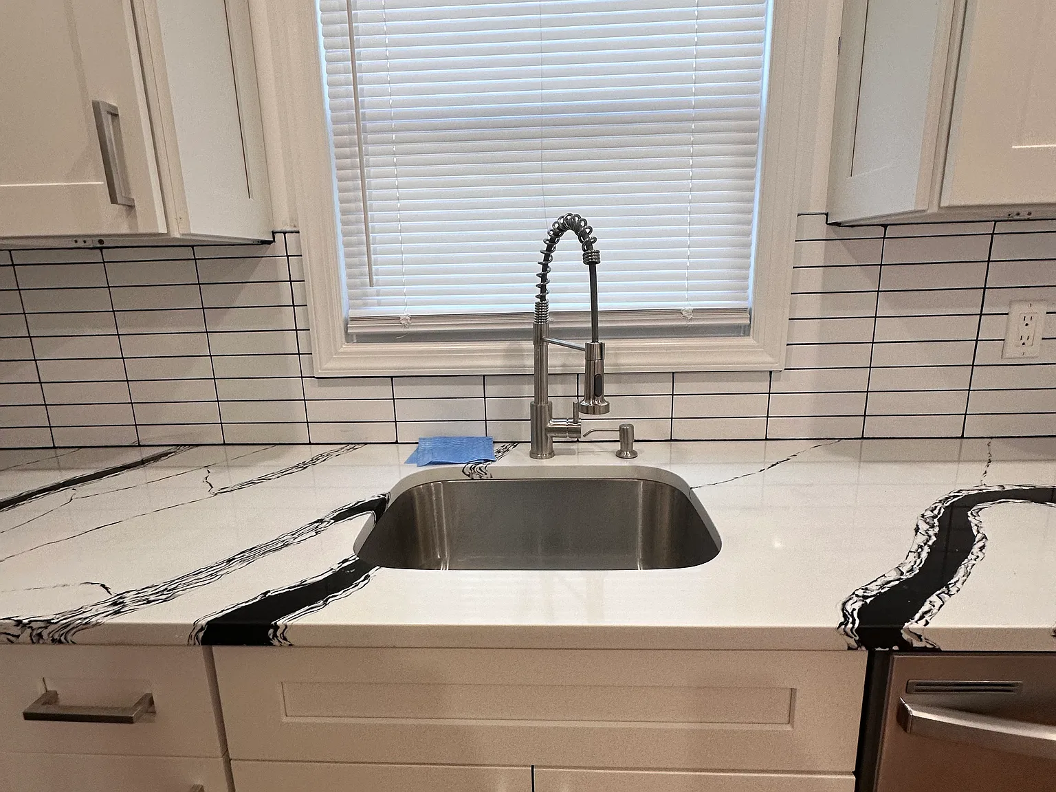 2 bed, 700 sqft, $2,500 — Photo 3
