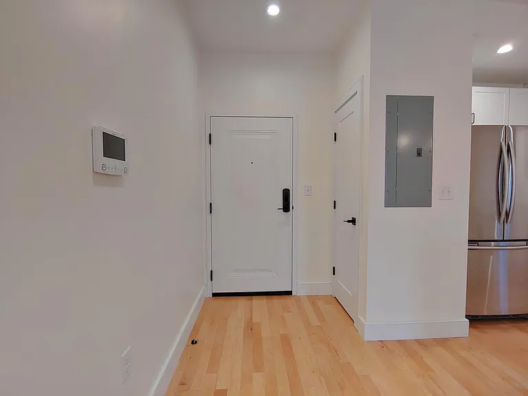 2489 Washington St #2C — Photo 16