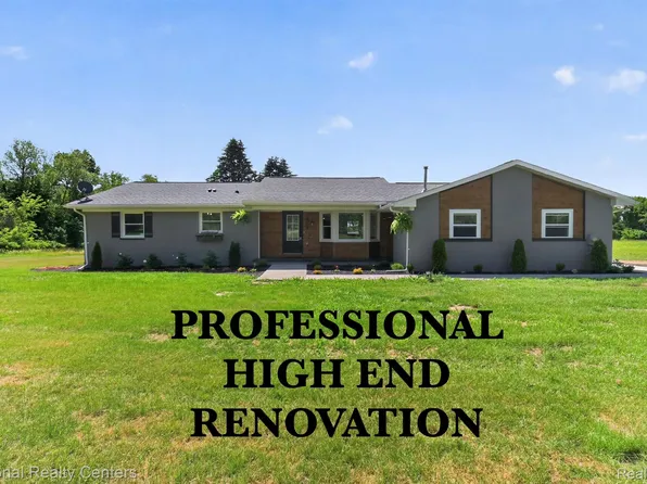 2601 Westwind Dr, Highland, MI 48357