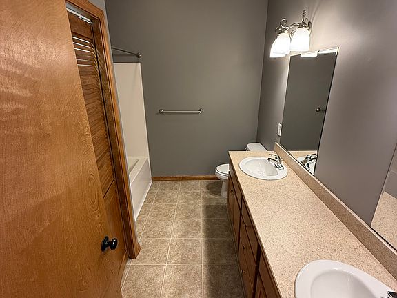 5th image of 111 E Main Ave #B