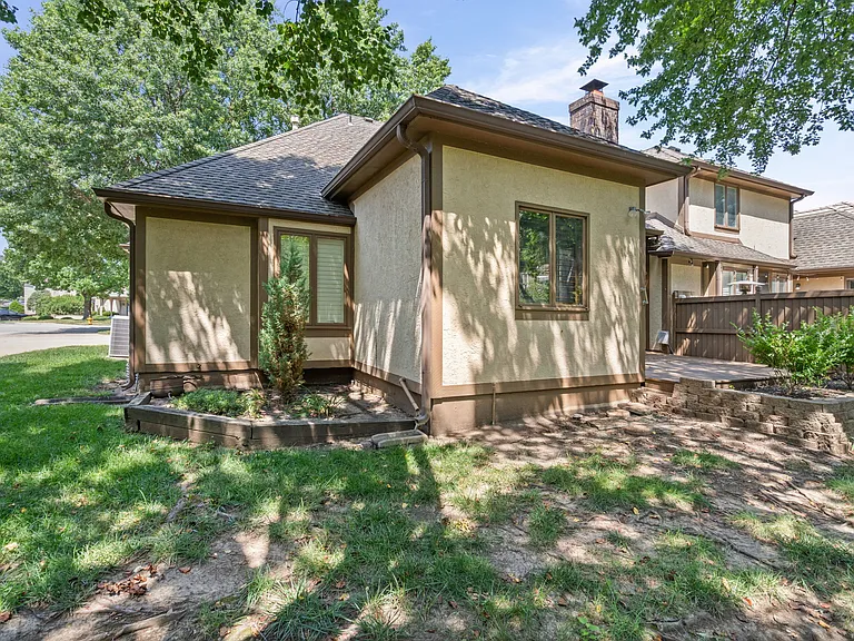 11129 Ash St — Photo 44