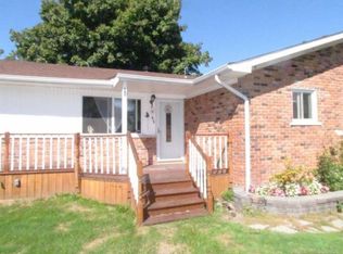35720 Schmid Ct, New Baltimore, MI