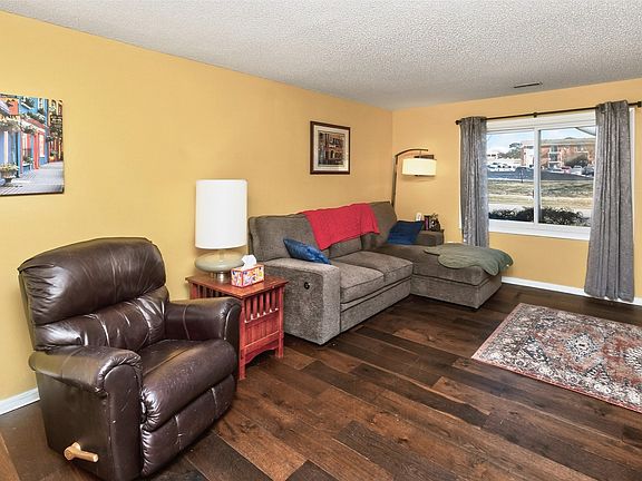 3rd image of 4549 Woodland Ave Unit 1