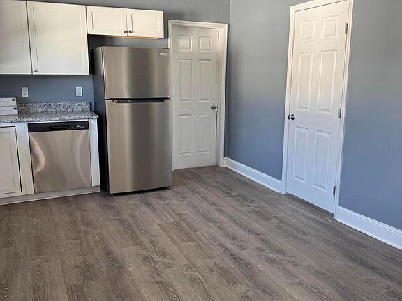 5th image of 703 Richmond Ave