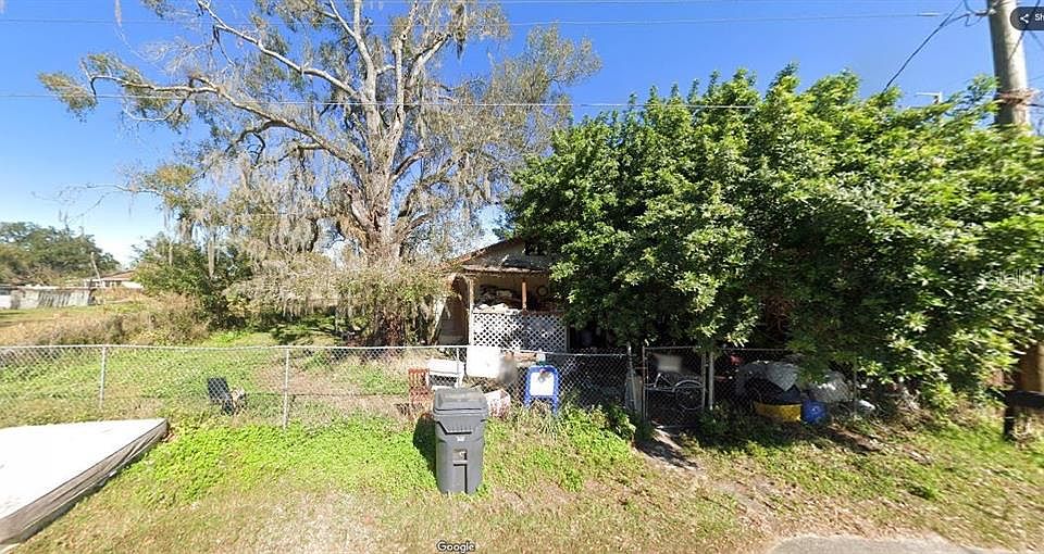 2nd image of 2528 Weber St #2