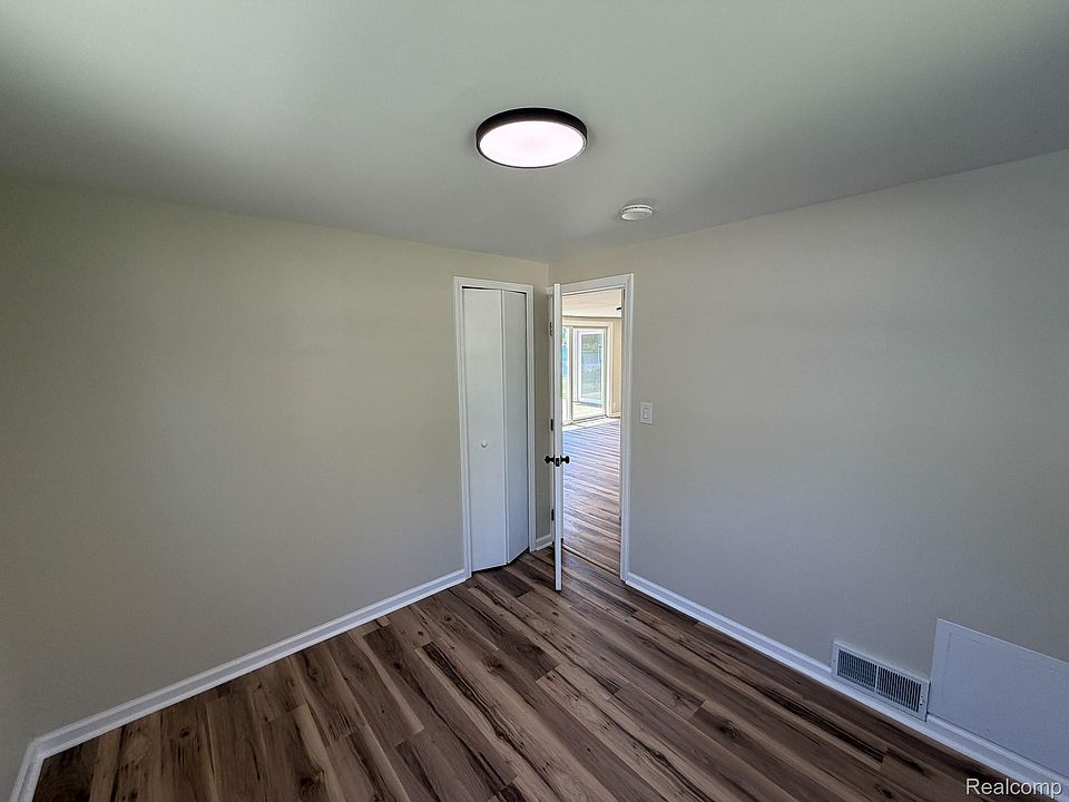 11560 Island Ct, photo 22
