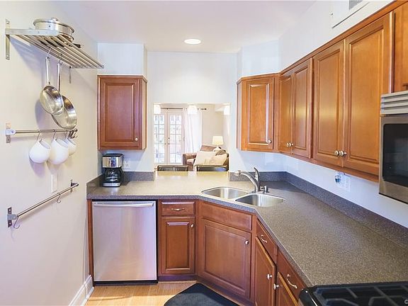 3rd image of 509 N Hamilton St APT E
