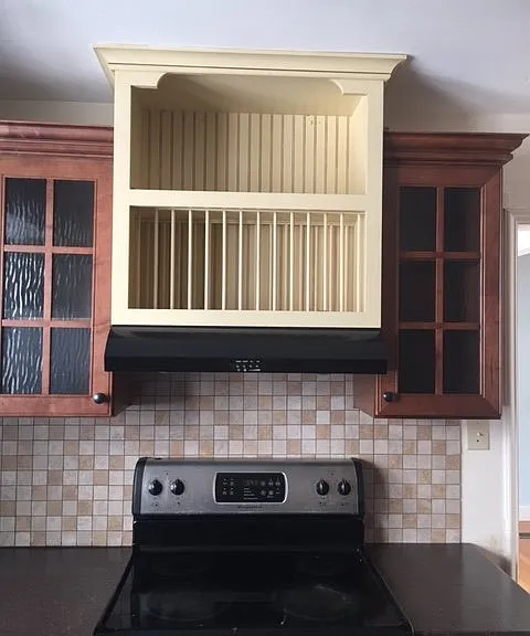 715 Churchill Dr — Photo 6