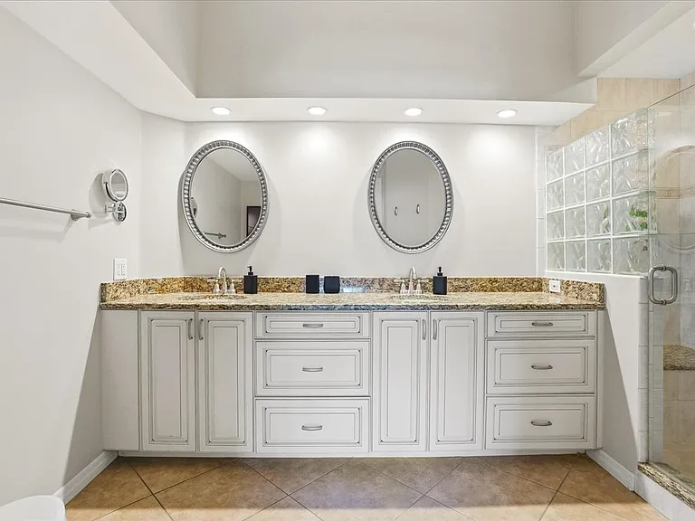 6829 Satinleaf Rd S #204 — Photo 7