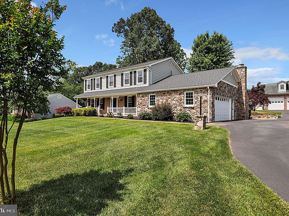 3rd image of 3478 Augusta Dr
