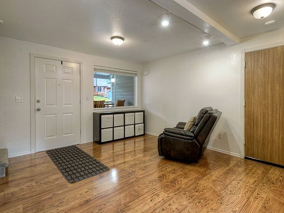 4th image of 8501 Kingfisher Ct SE