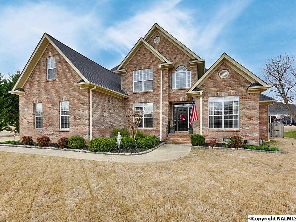 1st image of 323 Loch Lomond Dr