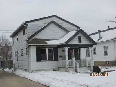 677 S Oak Park Ct, Milwaukee, WI, 53214