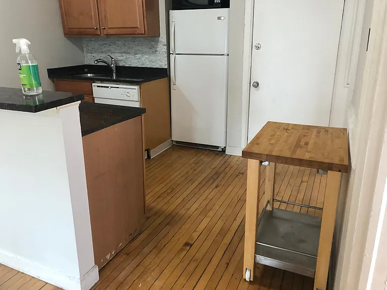 3102 N Southport Ave #2F — Photo 3