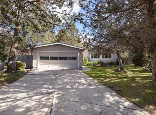 1044 SE Laurelwood Pl, Bend, OR 97702