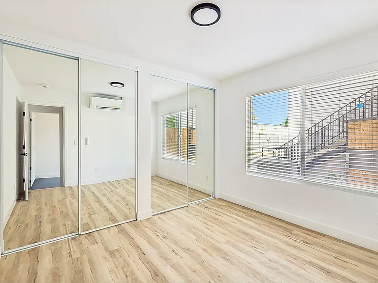 The Crest |NEWLY Renovated Studios, Lofts, 1, 2 & 3 Bedroom Homes Near the Beach — Photo 89