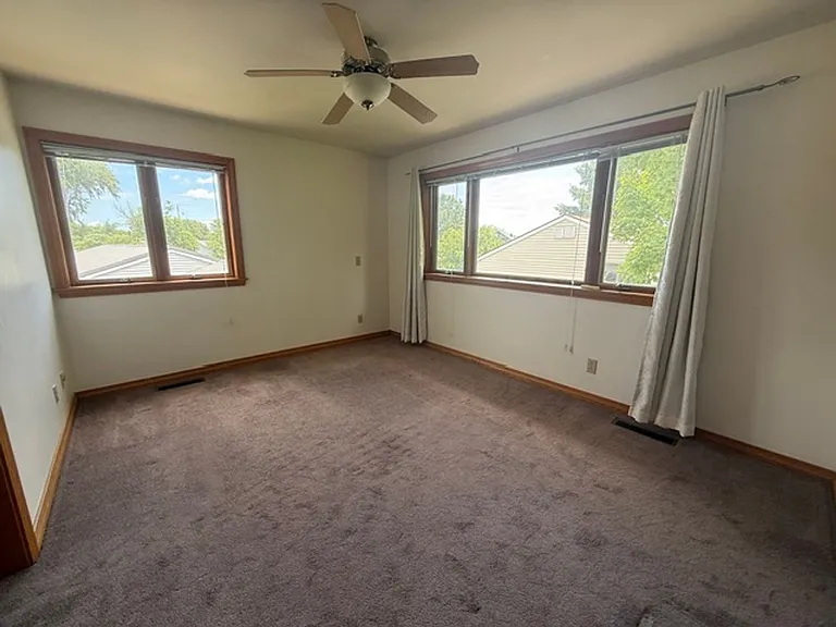 3202 Chatham Dr — Photo 7