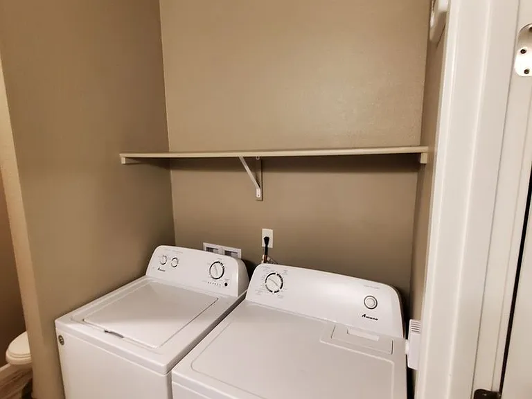 Hawthorne Place Apartments — Photo 9