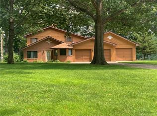 15260 N Cardinal Dr, Effingham, IL 62401