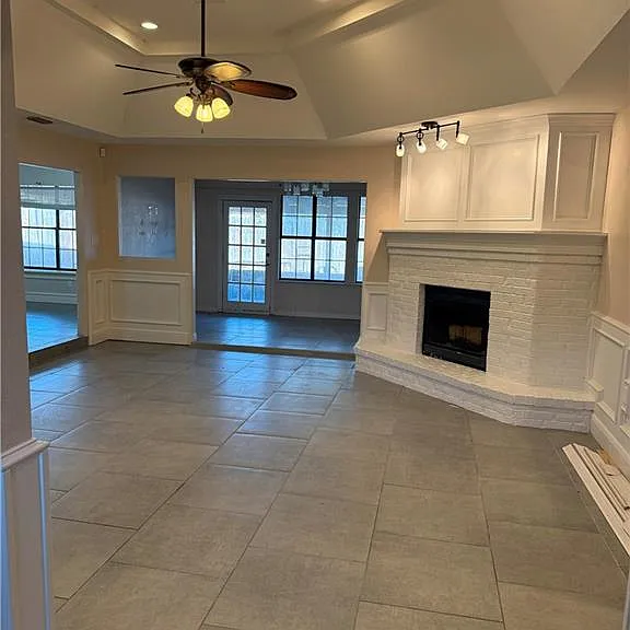 2714 N Blue Ridge Dr — Photo 3