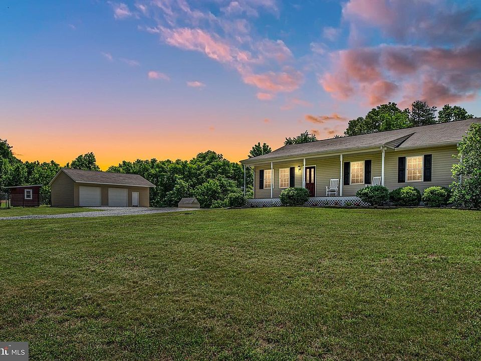 1st image of 24 Squirrel Hollow Ln