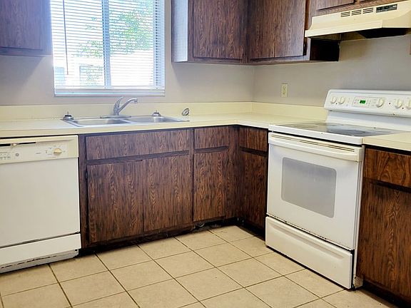 4th image of 202 SE 24th Ave #2