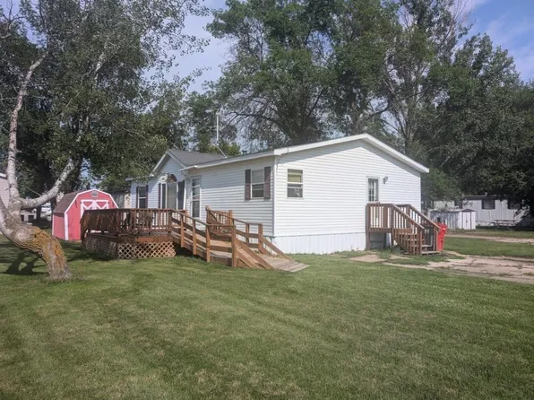 3305 S Broadway St #90, Alexandria, MN 56308