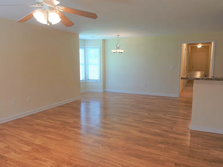 129 River Oaks Cir — Photo 4