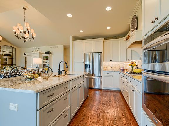 5th image of 5990 Bay Meadows Dr