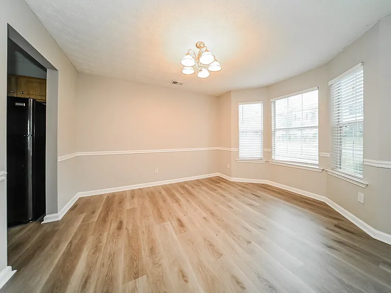 505 Concord Ter — Photo 5