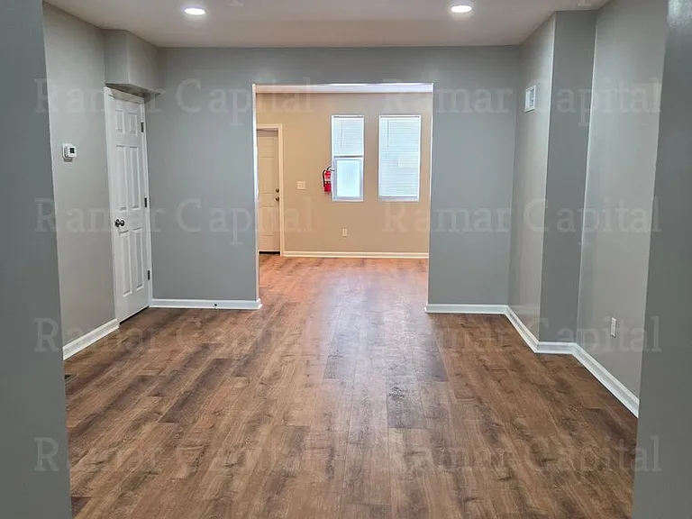 2754 Mickle St — Photo 15