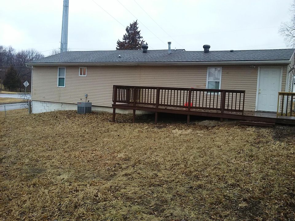 2nd image of 1713 E Morgan Rd