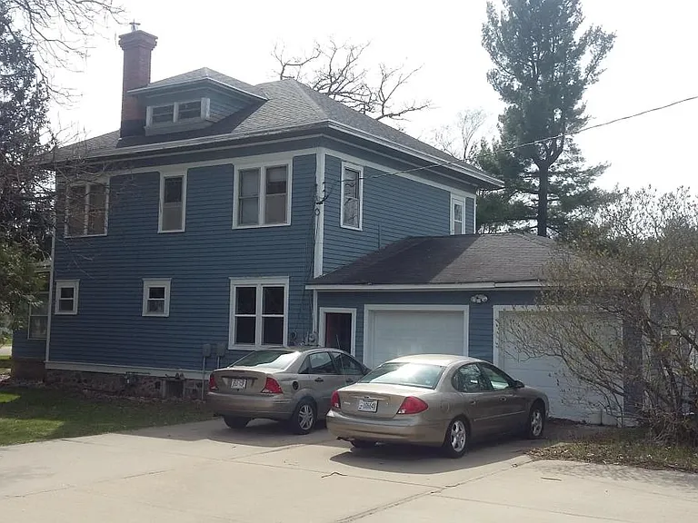 132 E School St #1 — Photo 5