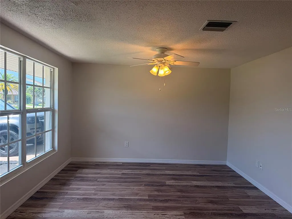 2 bed, 2.0 bath, 948 sqft, $1,400 — Photo 4