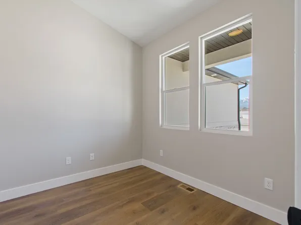178 E Ax Handle Dr S, Grantsville, UT 84029