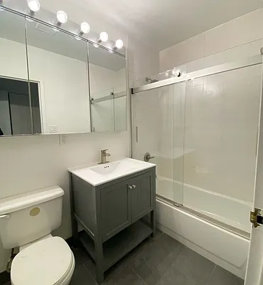 Rented by Mossanen Group | media 13