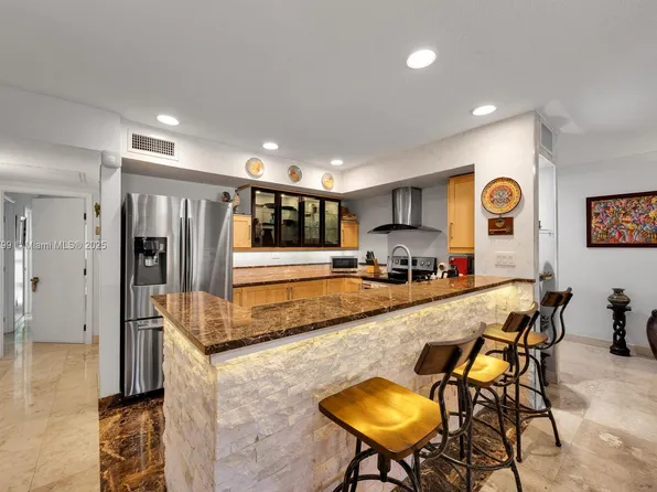 7167 Ballantrae Ct, Miami Lakes, FL 33014