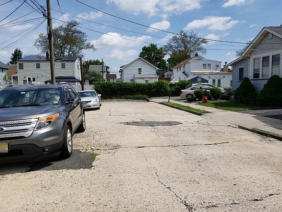 5th image of 12 Hillside Pl