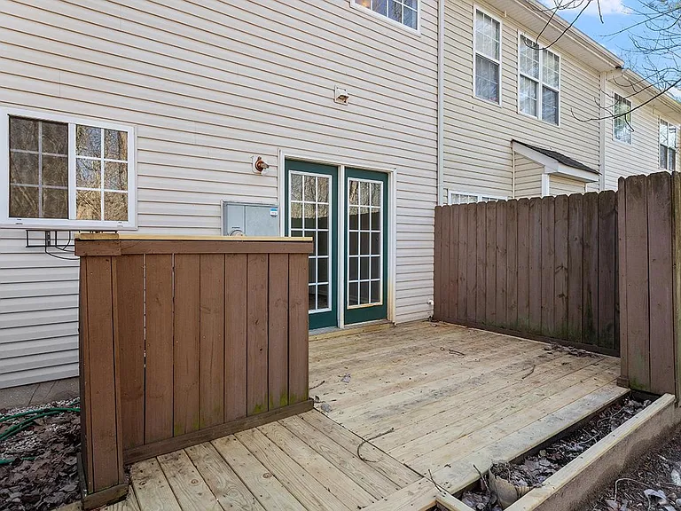 2839 Gross Ave — Photo 29