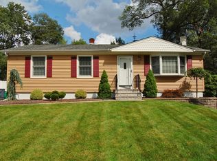 13 Perrelli Ln, Oak Ridge, NJ 07438